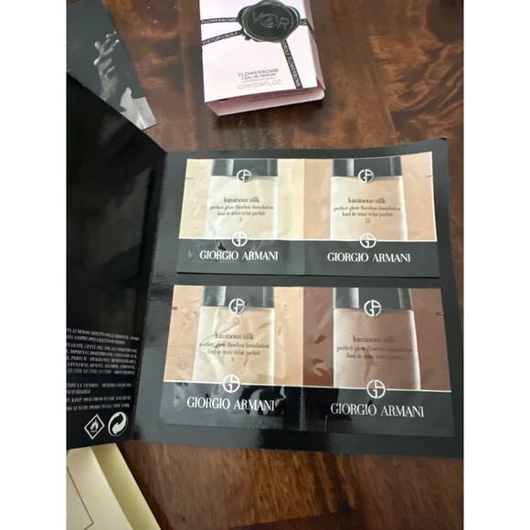 Makeup and‎ Perfume 10 piece Sample - Picture 4 of 5